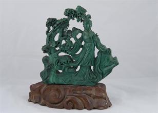 Lotto 93 - Statua in malachite