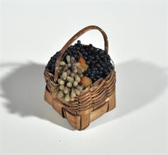 Lotto 8 - Cestino con uva e pere