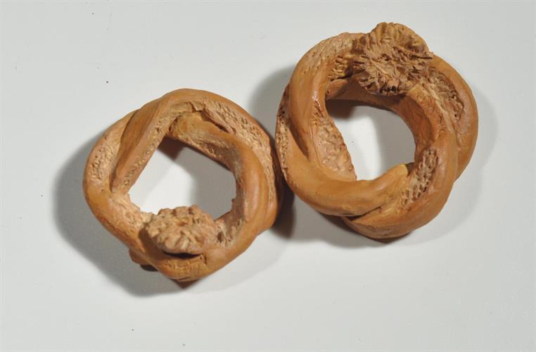 Lotto 43 - Coppia di taralli