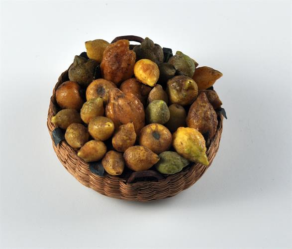 Lotto 91 - Cesto con limoni