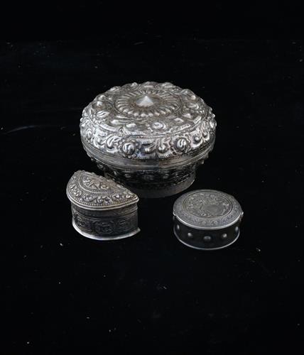 Lotto 74 - Accessori vari