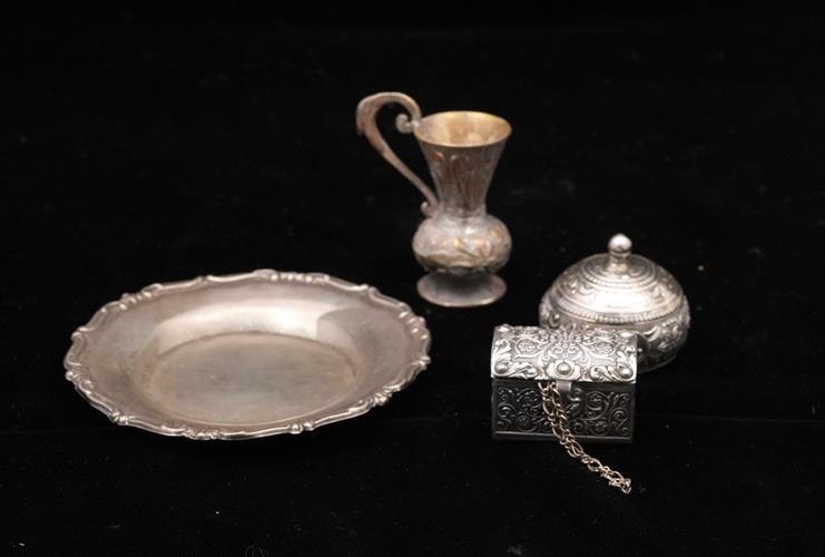 Lotto 80 - Accessori vari