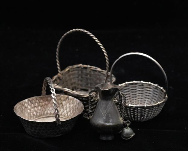 Lotto 81 - Accessori vari