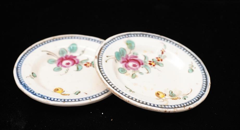 Lotto 83 - Coppia di piatti