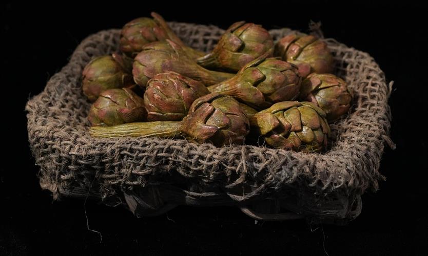 Lotto 236 - Cestino con carciofi