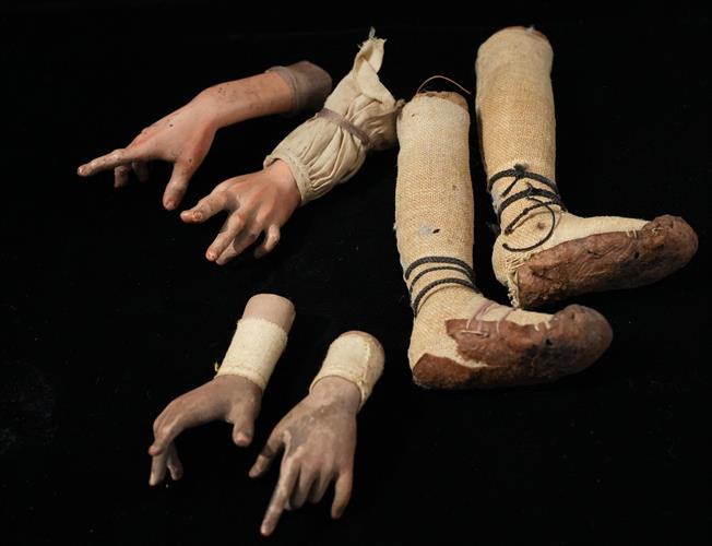 Lotto 260 - Accessori vari