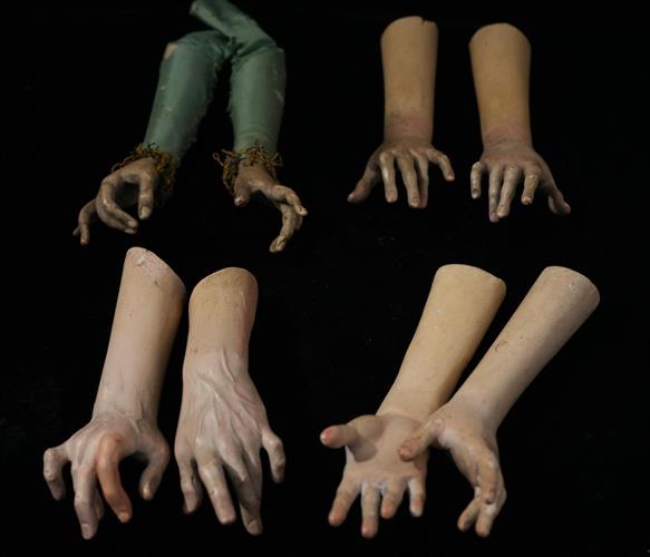 Lotto 261 - Accessori vari